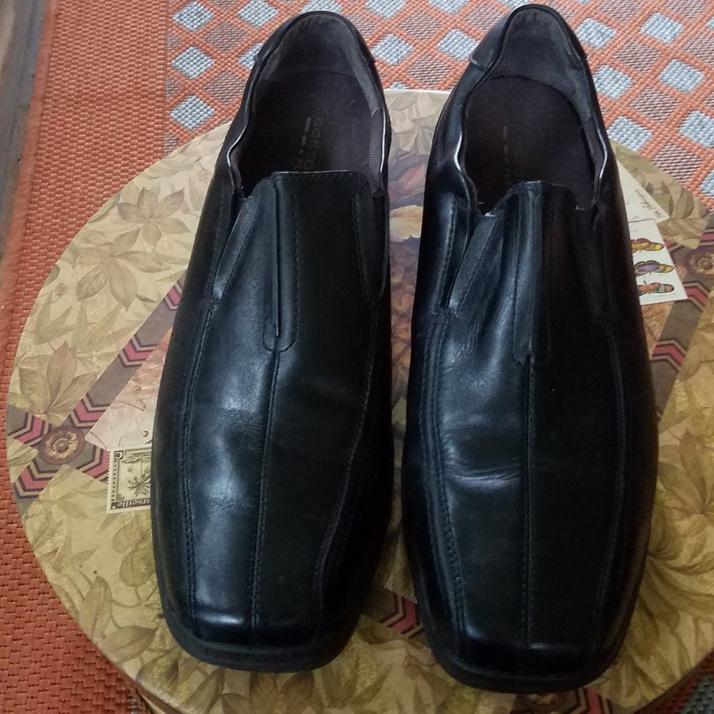 Men's Bostonian, Black Leather shoes size 11M